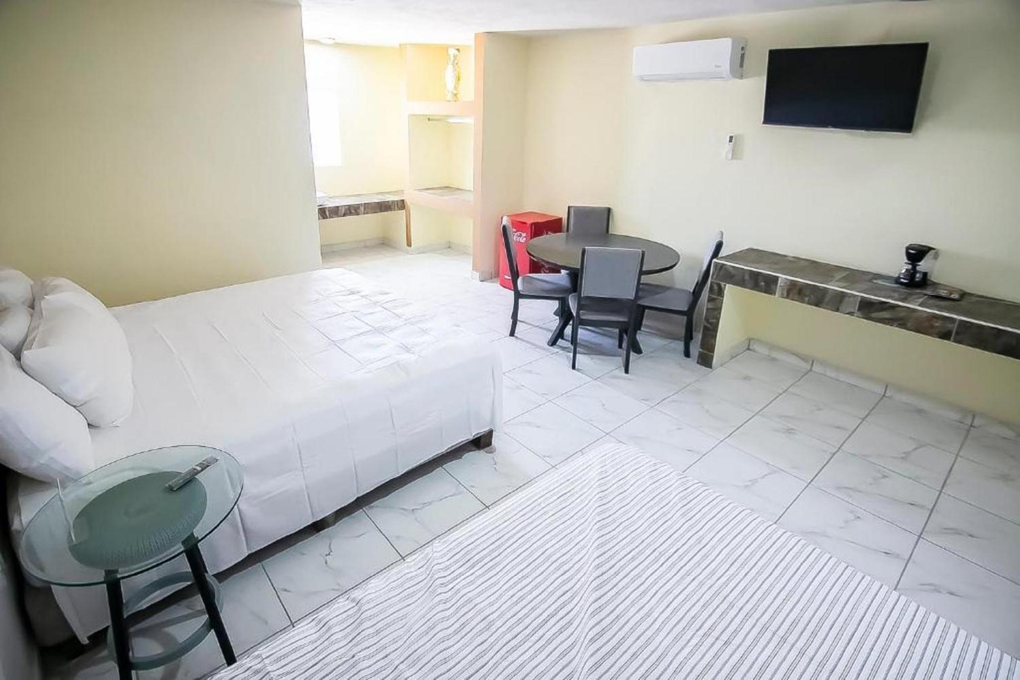 Oyo Hotel Plaza Las Torres, Cabo San Lucas Dış mekan fotoğraf