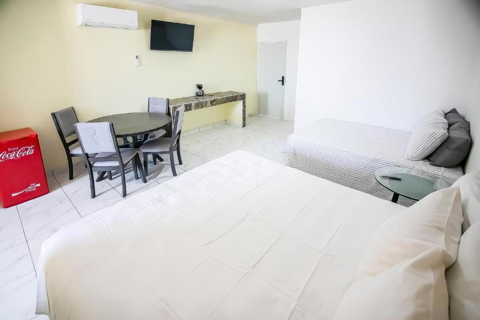 Oyo Hotel Plaza Las Torres, Cabo San Lucas Dış mekan fotoğraf